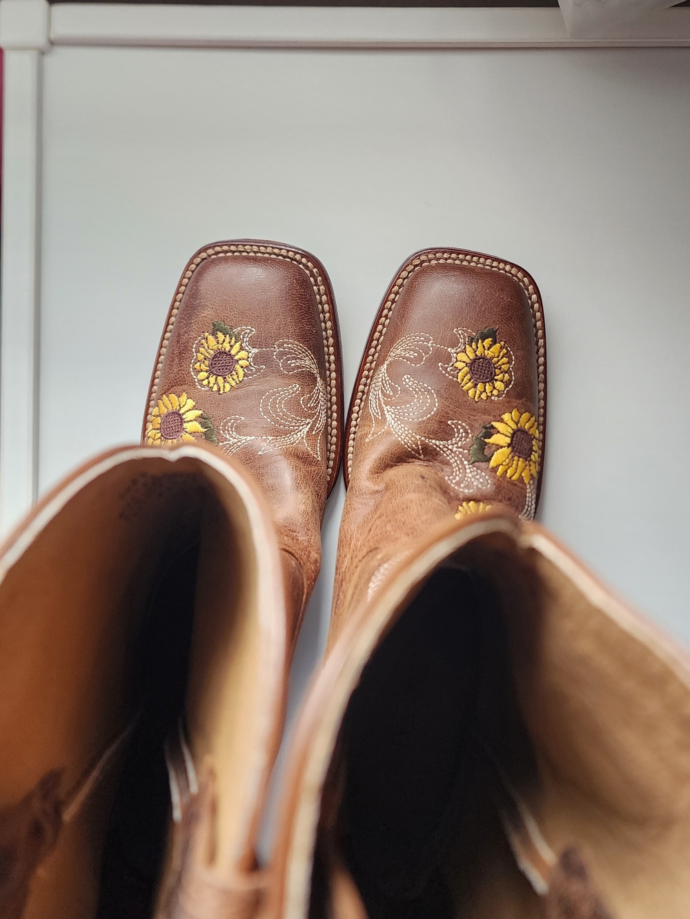 Shyanne Brown Leather Western Boots with Yellow Sunflower Embroidery - Picture 7 of 8